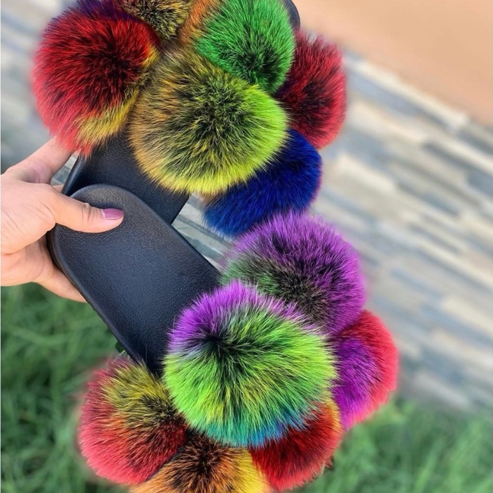 Colorful Pom Pom Slides